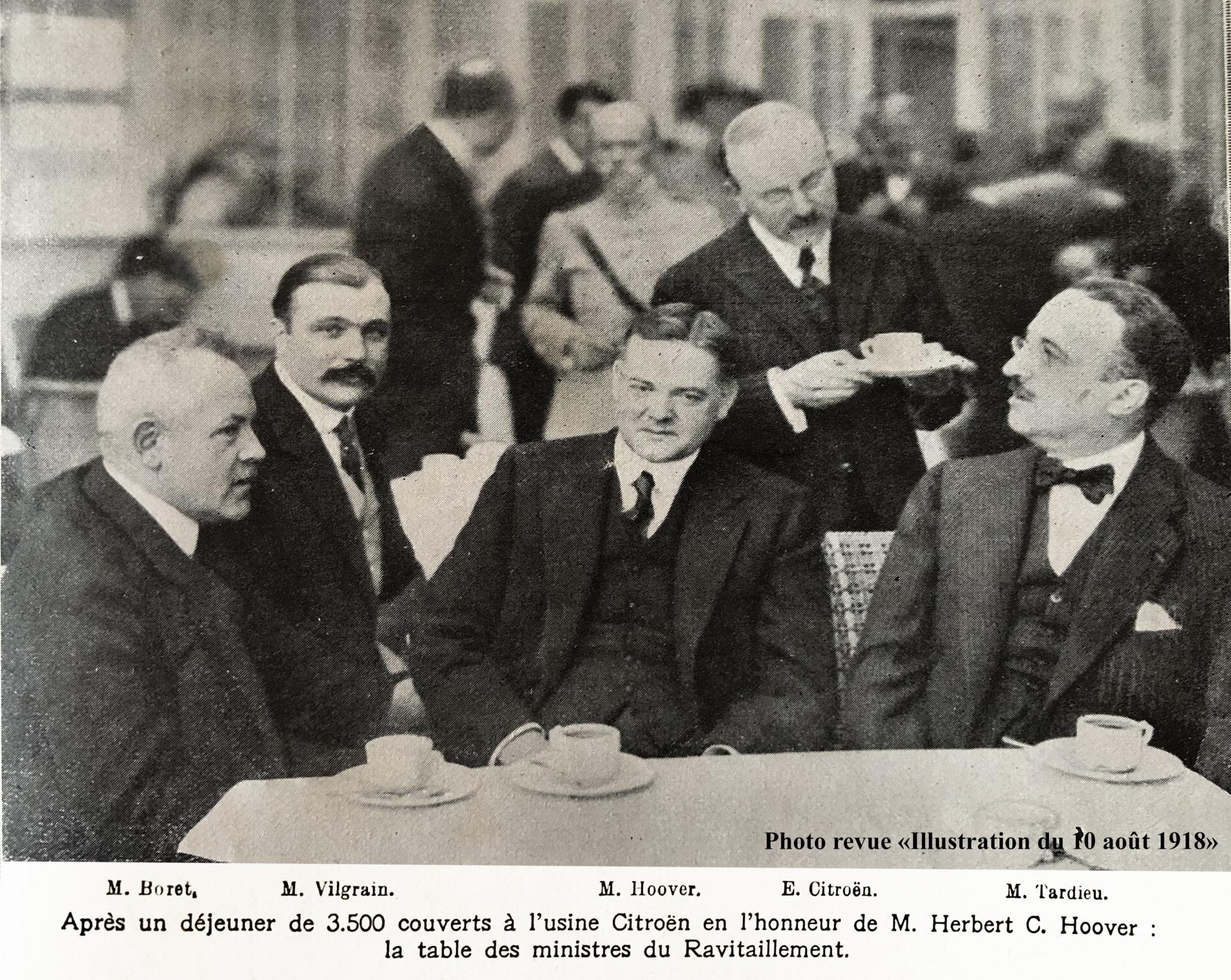 1918 Août M. Herbert C. Hoover aux usines Citroën